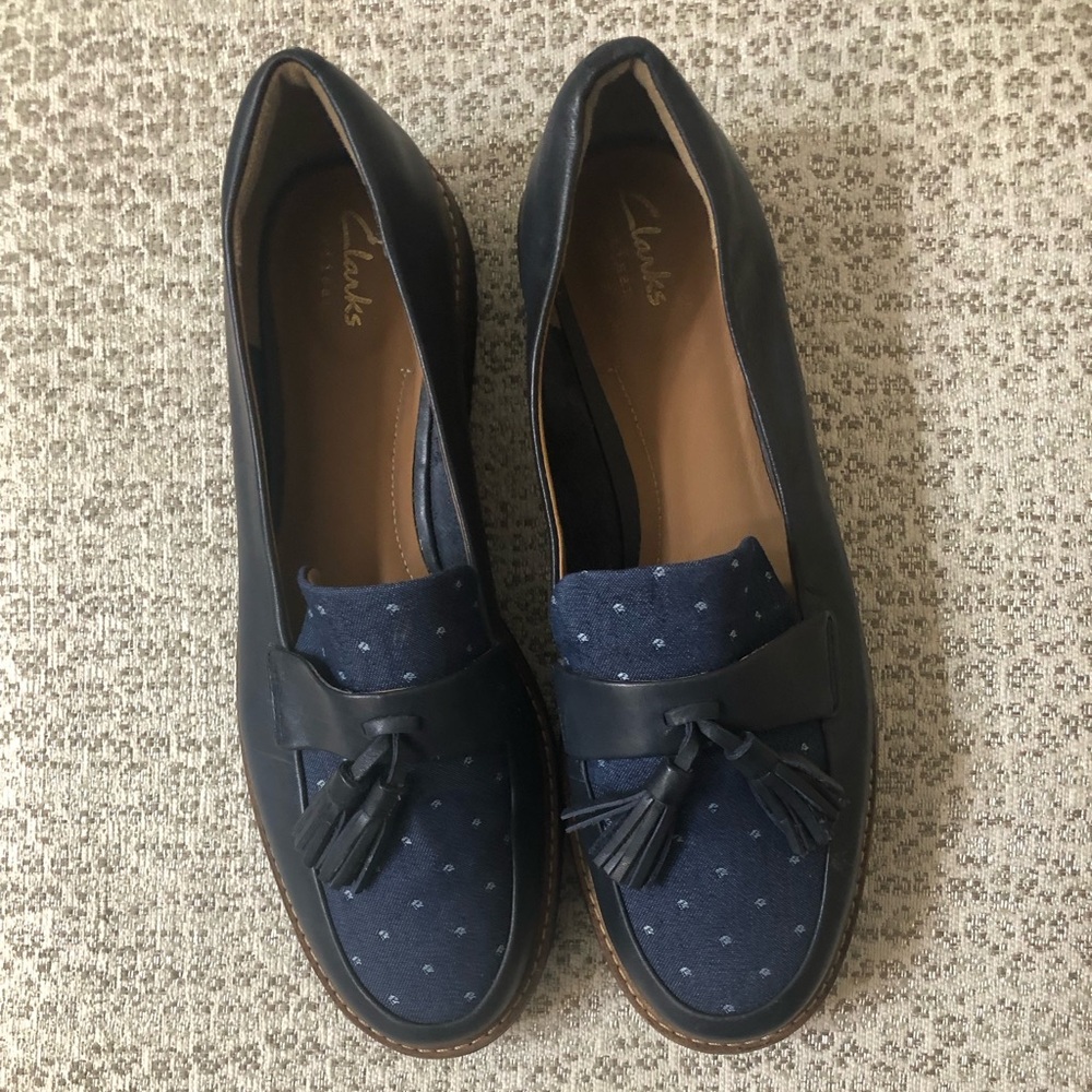 CLARKS Shoes Navy Size 8.5